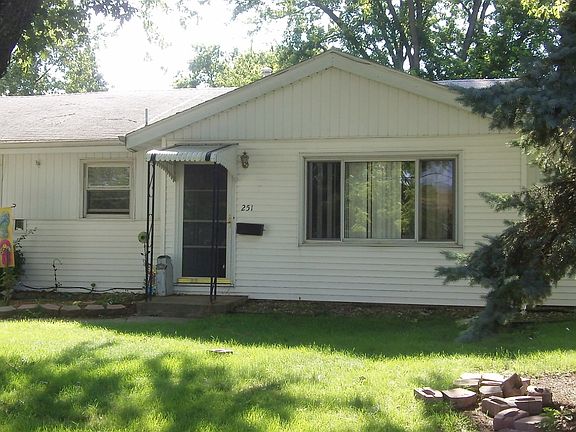 2nd image of 251 E Country Ct