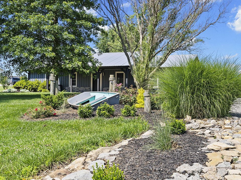 2nd image of 413 Hedges Ln