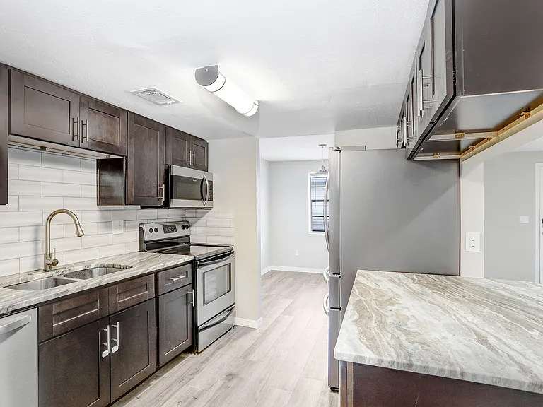 137 Hunter Lake Dr #C — Photo 8