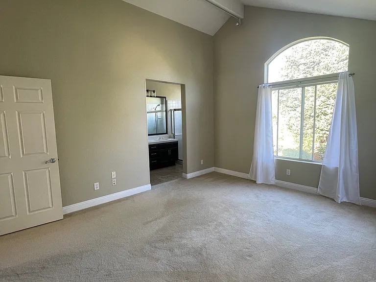 1586 Avenida Guillermo — Photo 16