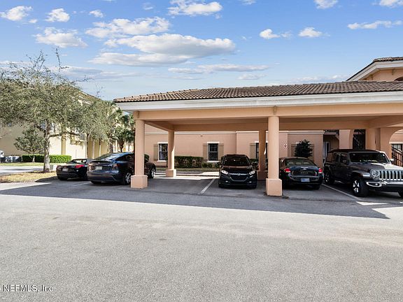 3rd image of 140 CALLE EL JARDIN #101