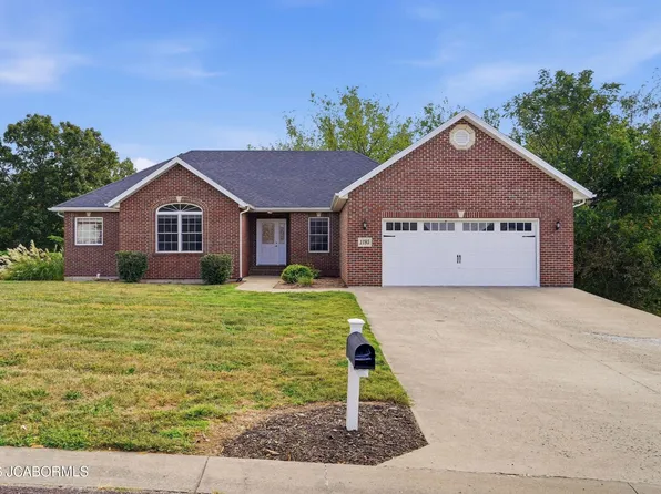 1185 Choctaw Ridge Dr, Holts Summit, MO 65043