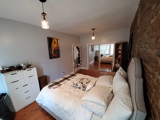 Rented by Skyline Group Real Estate | media 10