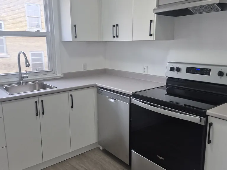 649 Rideau St #5 — Photo 13