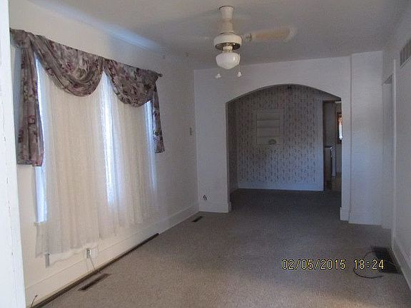 5th image of 621 W McFarland St