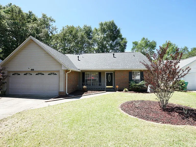4496 Parkwood Ln W — Photo 1