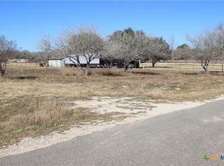 2 Kothmann Rd, La Vernia, TX 78121