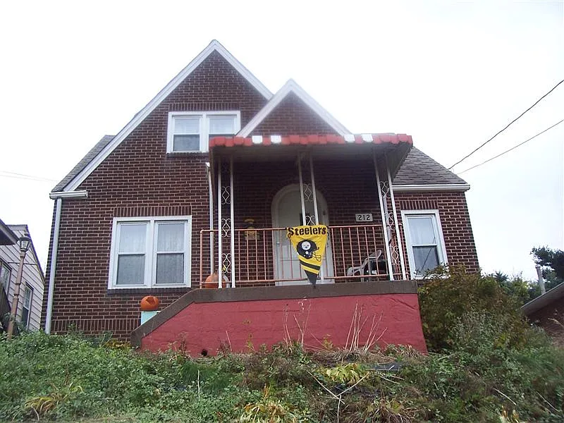 212 Hillcrest Rd photo 1