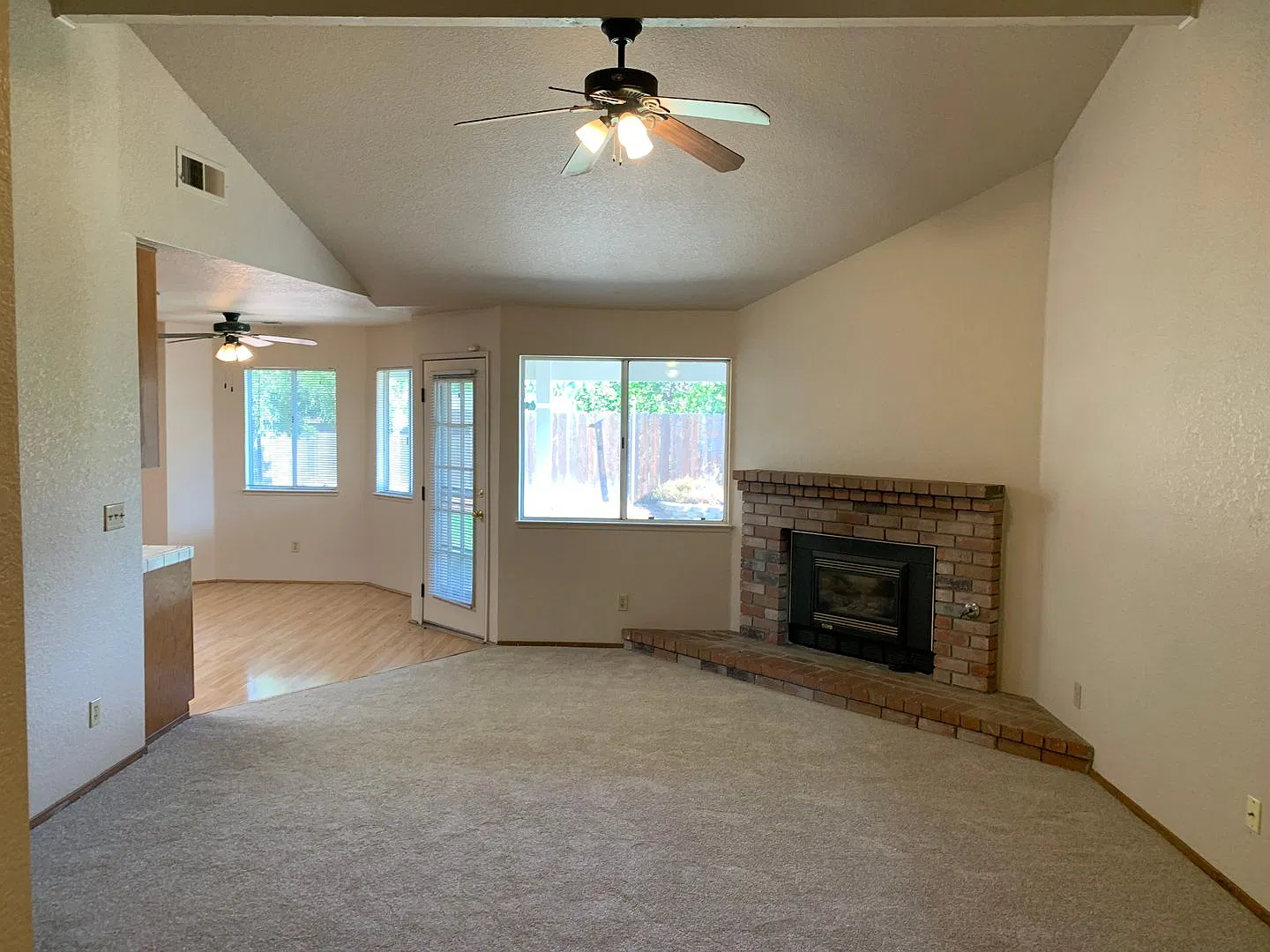 Beautiful Single Story Lathrop Home — Photo 4