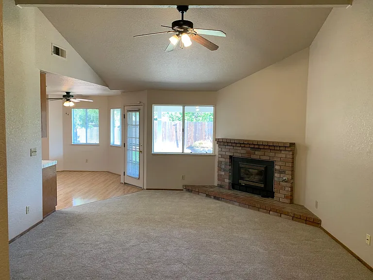 321 Thomsen Rd — Photo 4