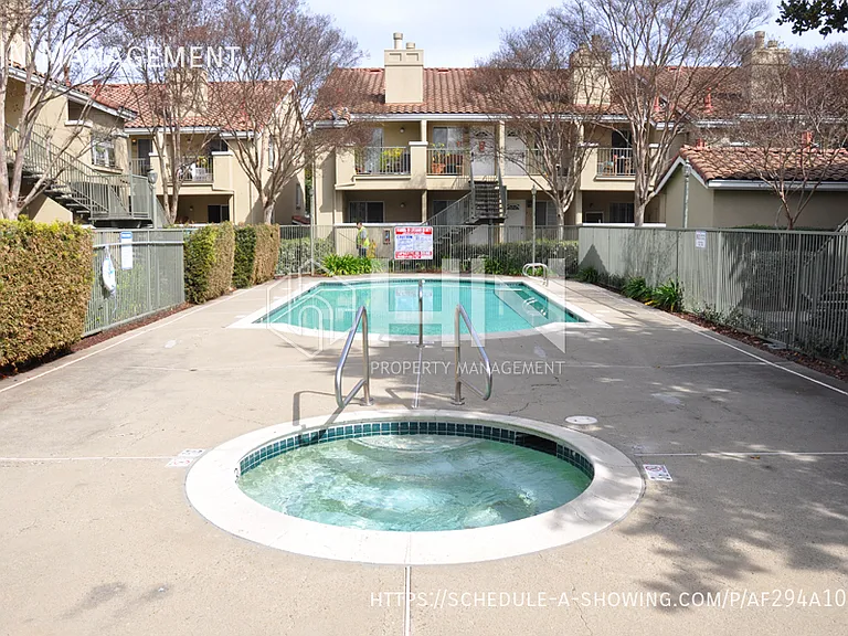 527 Arbor Way #- — Photo 13