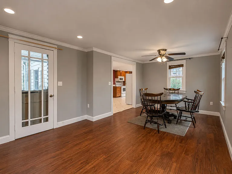 124 E Church St — Photo 11