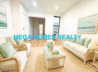 3424 42nd St APT 2, Long Island City, NY 11101
