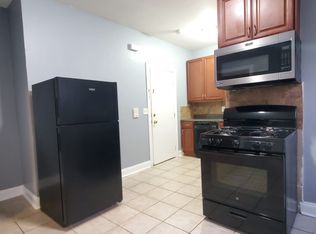 90 W 24th St #7E, Bayonne, NJ 07002