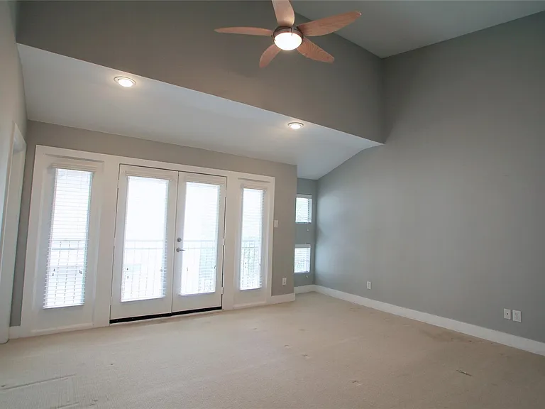 4701 Caroline St — Photo 19