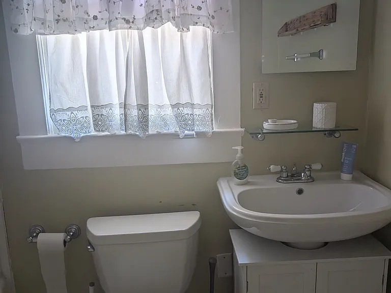 144.5 Marine St — Photo 12
