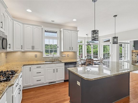 4th image of 203 Cashmere Ct