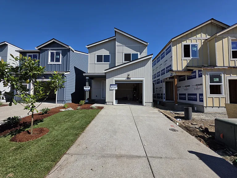 19314 SE 11th St — Photo 2