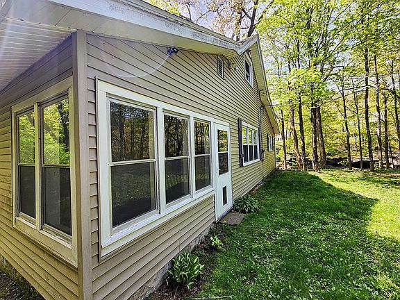 3rd image of 39 Woodstock Ave