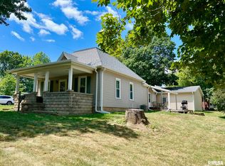 623 S 11th St, Petersburg, IL 62675