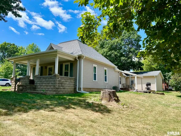 623 S 11th St, Petersburg, IL 62675