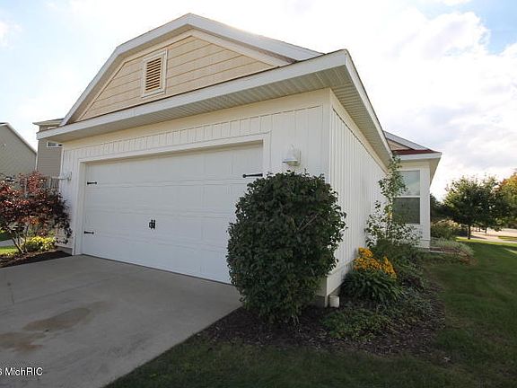 5th image of 827 Cobblestone Way Dr SE #18