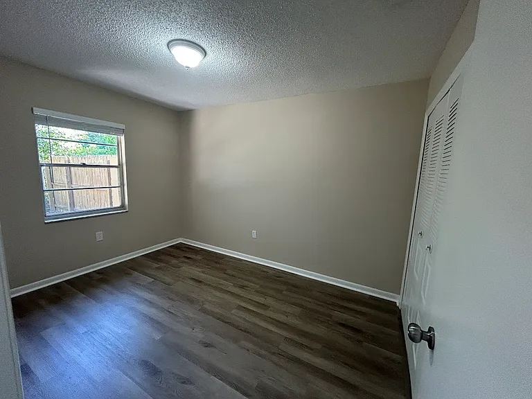 1308 Gilbert Ave #1308 — Photo 8