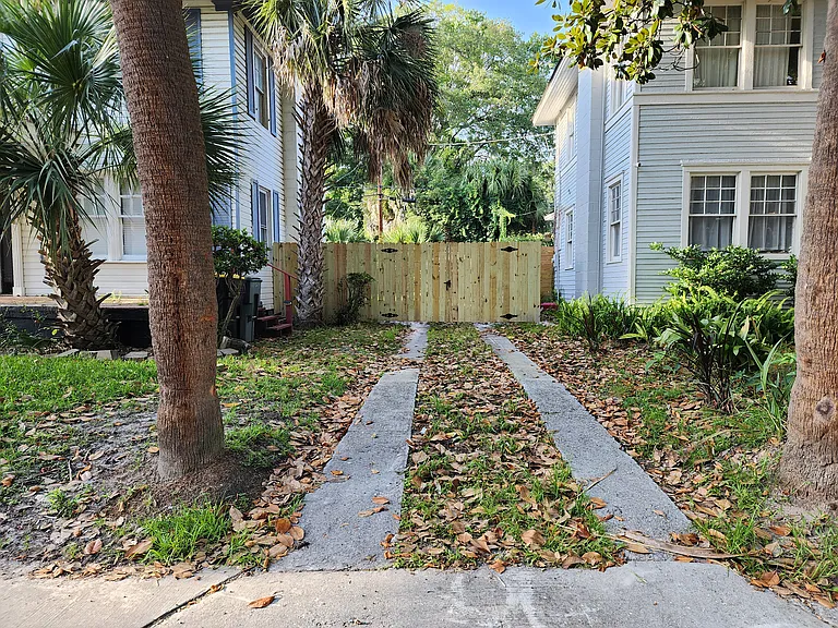 826 Maupas Ave — Photo 29