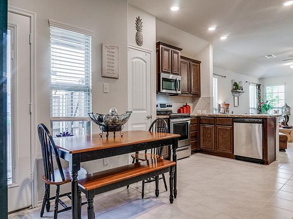 5th image of 1700 River Oak Ln