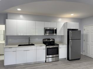 3171 SW 26th St #3, Miami, FL 33133