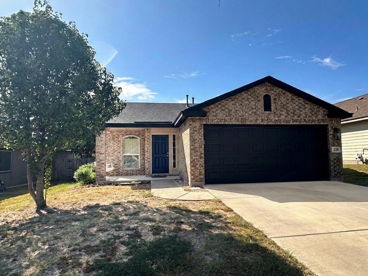 3 bed, 2.0 bath, 1190 sqft, $1,700 — Photo 2