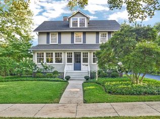 103 Atteridge Rd, Lake Forest, IL 60045