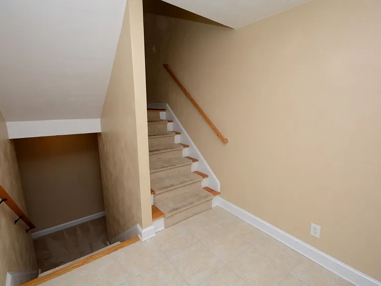 2216 E Berrie Cir — Photo 5