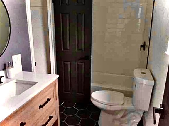 5th image of 609 Brockway Ave #B1