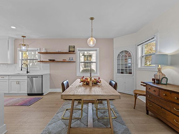 2nd image of 2707 N Roxboro St