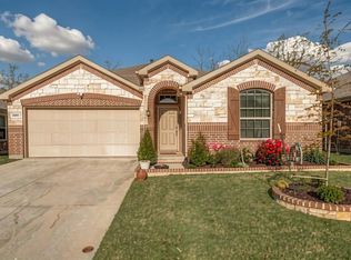 2070 Alamandine Ave, Crossroads, TX 76227