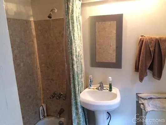 Rented by City Connections Realty | media 8