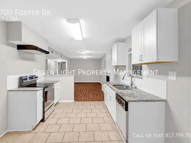 1700 Foster Dr — Photo 15