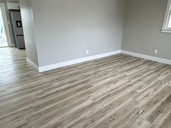 4th image of 1152 Congress Ave