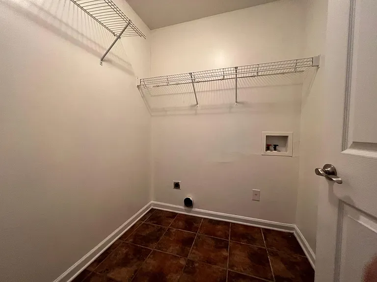 128 Norwich Cv — Photo 3