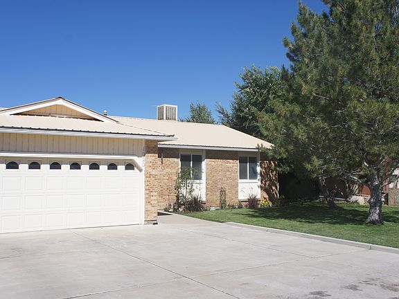 Front Yard / Driveway