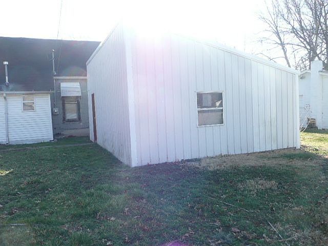 2nd image of 108 N Jackson St