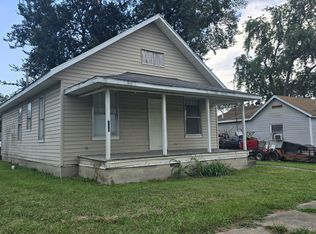 214 N 5th St, Elkville, IL 62932