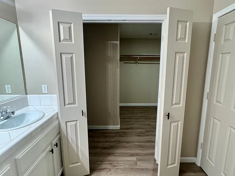 704 Lassen Ave — Photo 18