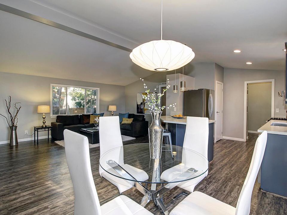 1st image of 518 Vandenberg Cir
