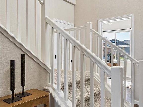 4th image of 9386 Bross Street