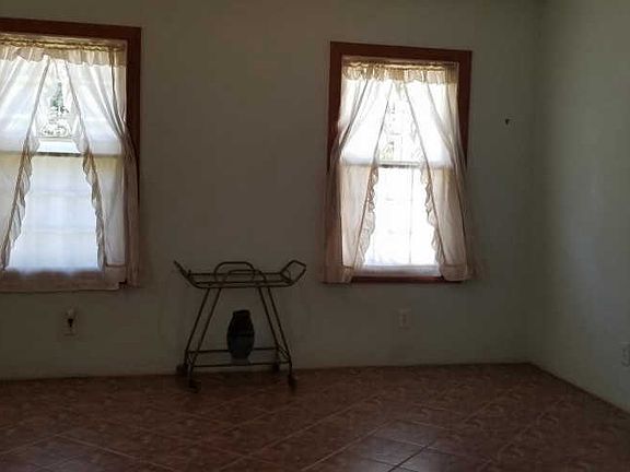 3rd image of 111 East Ave