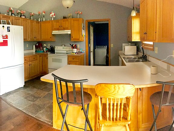 Kitchen with Bar Counter