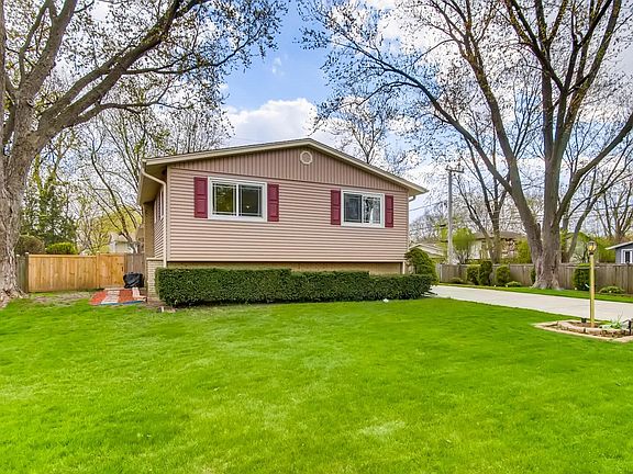 3rd image of 1103 E Dogwood Ln