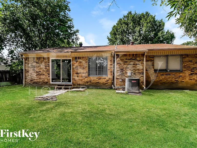 1418 Eagle Pass Dr — Photo 15
